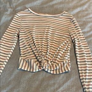 Long sleeve crop top